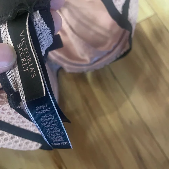 Victoria's Secret Pink Sparkle Lace plunge Push-Up Bra with Black Trim 34DD - Picture 7 of 9